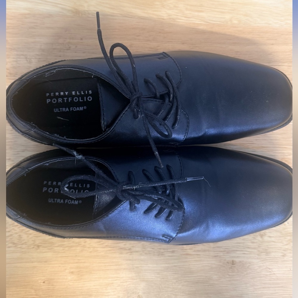 Perry Ellis Portfolio Ultra Foam Dress Shoes – kids 6.5